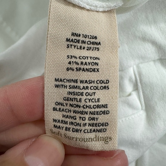 Soft surroundings white pants size M - Picture 9 of 9